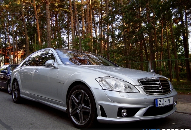 Mercedes-Benz S 65 AMG V221