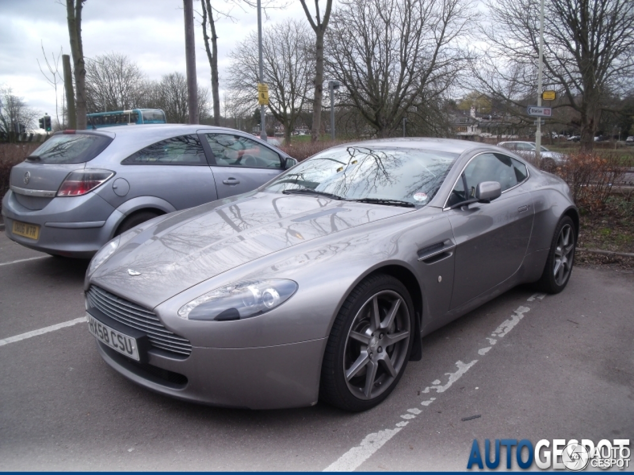 Aston Martin V8 Vantage