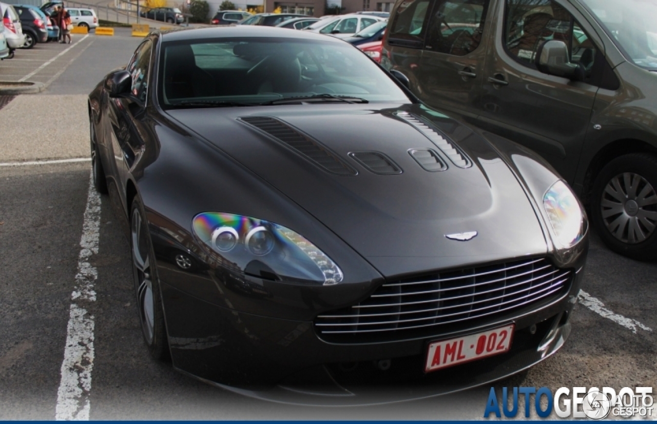 Aston Martin V12 Vantage