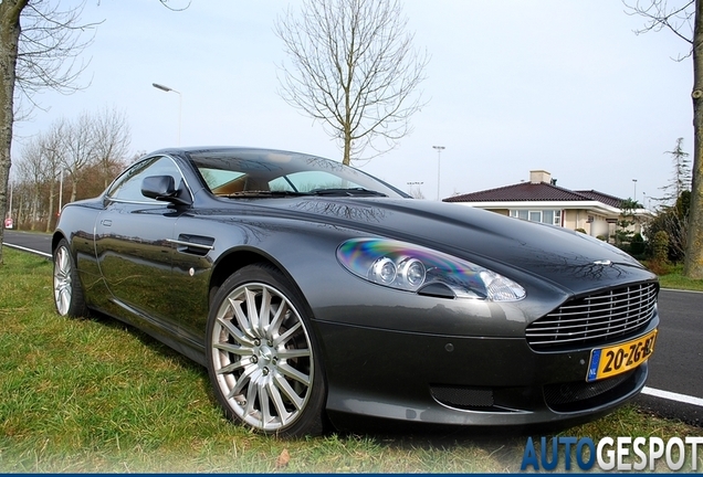 Aston Martin DB9