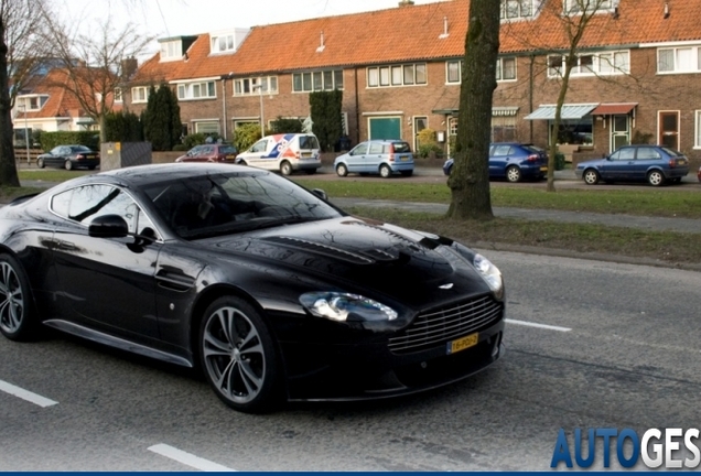 Aston Martin V12 Vantage