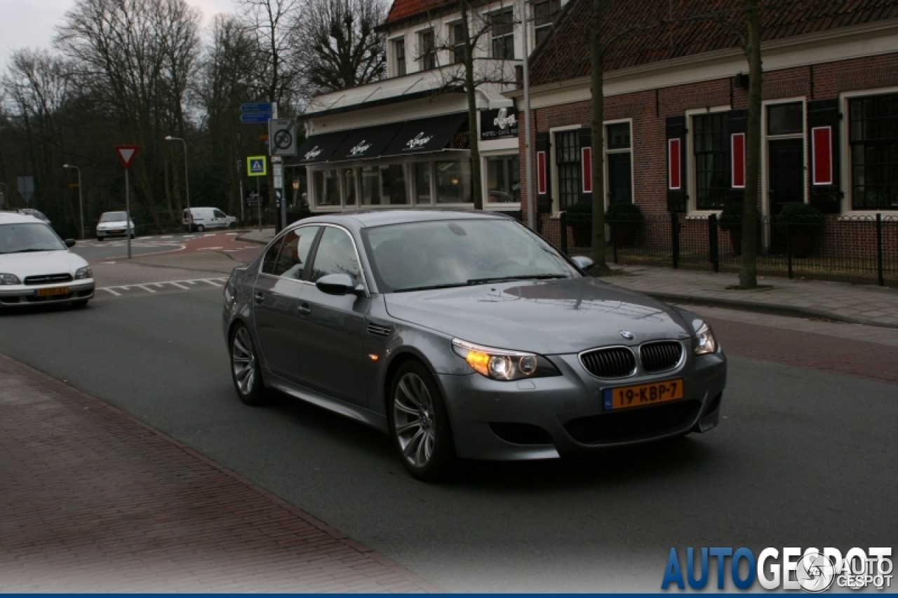 BMW M5 E60 2005