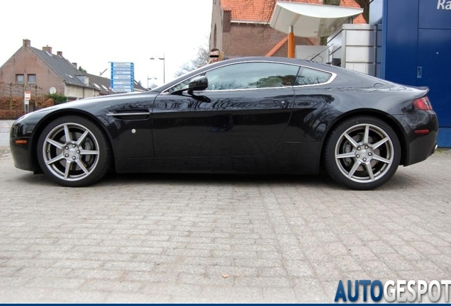 Aston Martin V8 Vantage