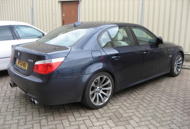 BMW M5 E60 2005