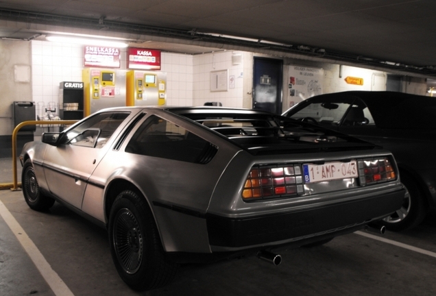 DeLorean DMC-12