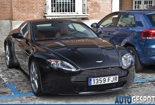 Aston Martin V8 Vantage