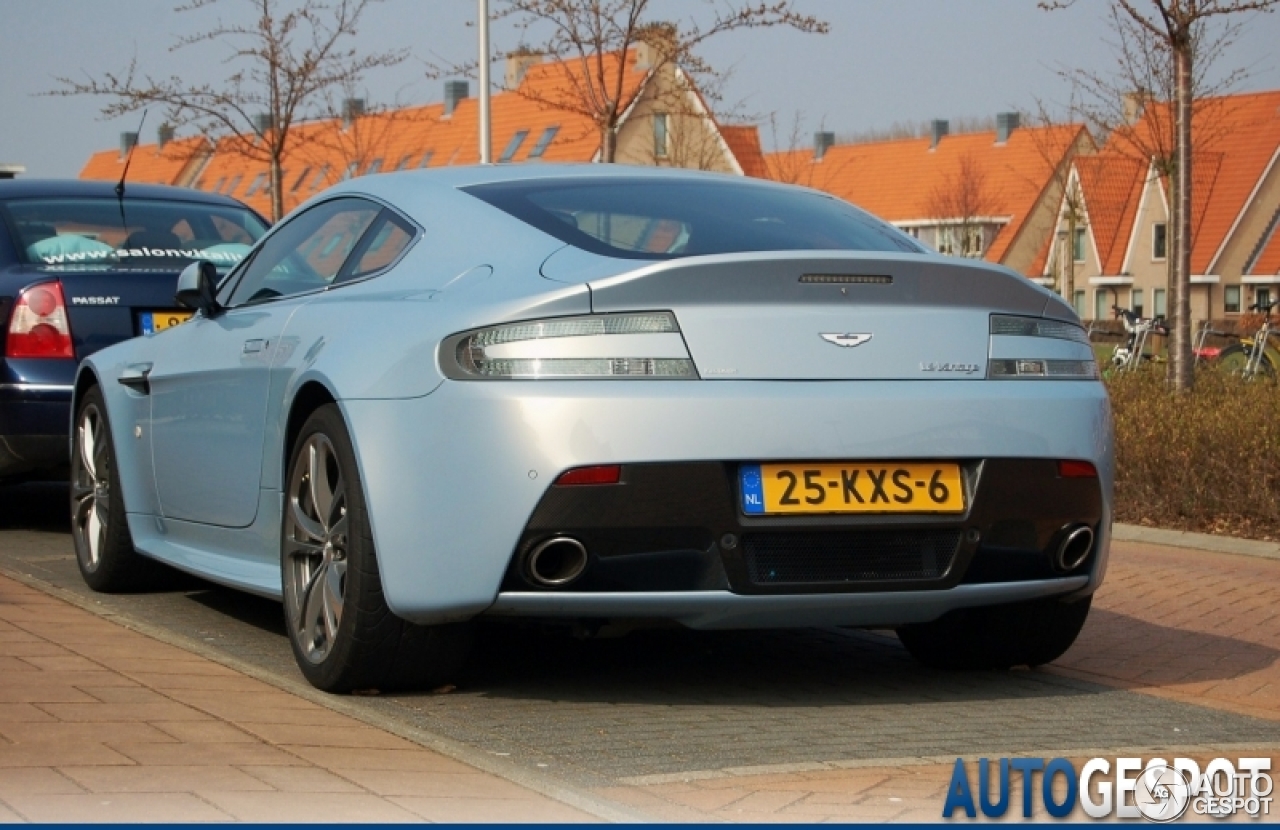 Aston Martin V12 Vantage