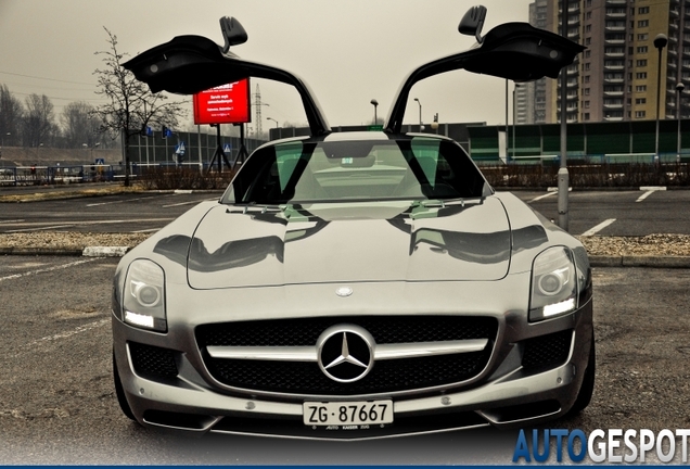 Mercedes-Benz SLS AMG