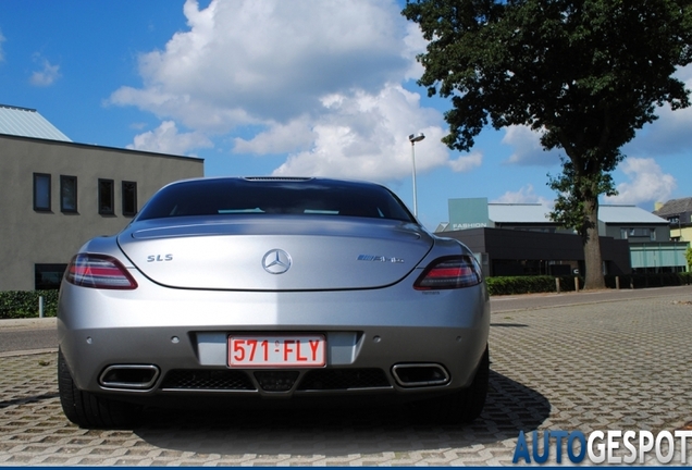 Mercedes-Benz SLS AMG