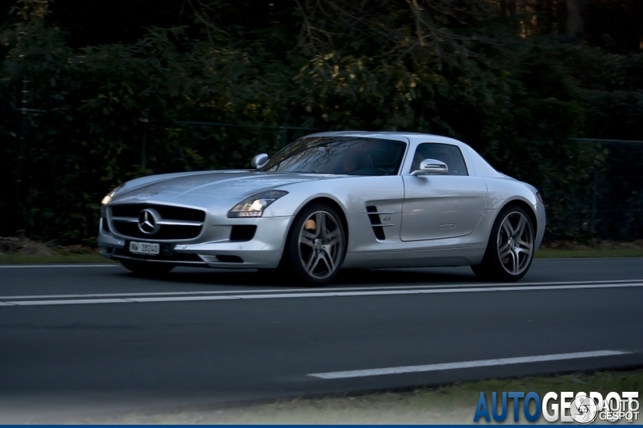 Mercedes-Benz SLS AMG