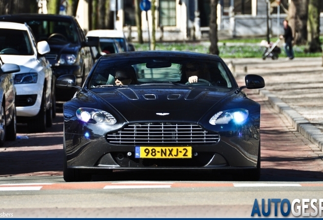 Aston Martin V12 Vantage Carbon Black Edition