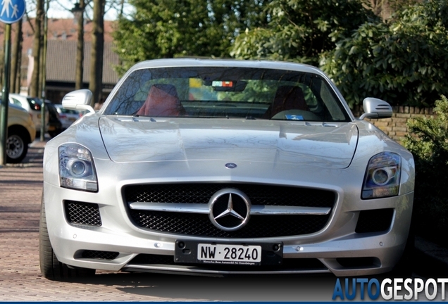 Mercedes-Benz SLS AMG