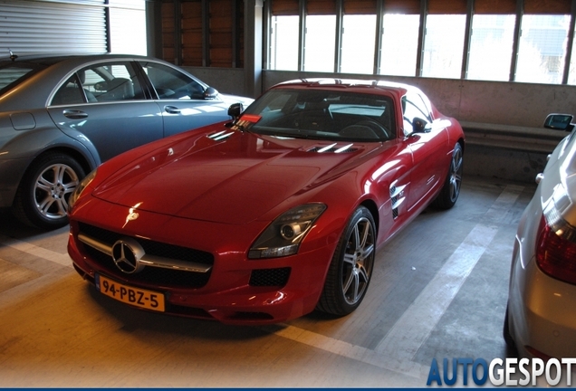 Mercedes-Benz SLS AMG