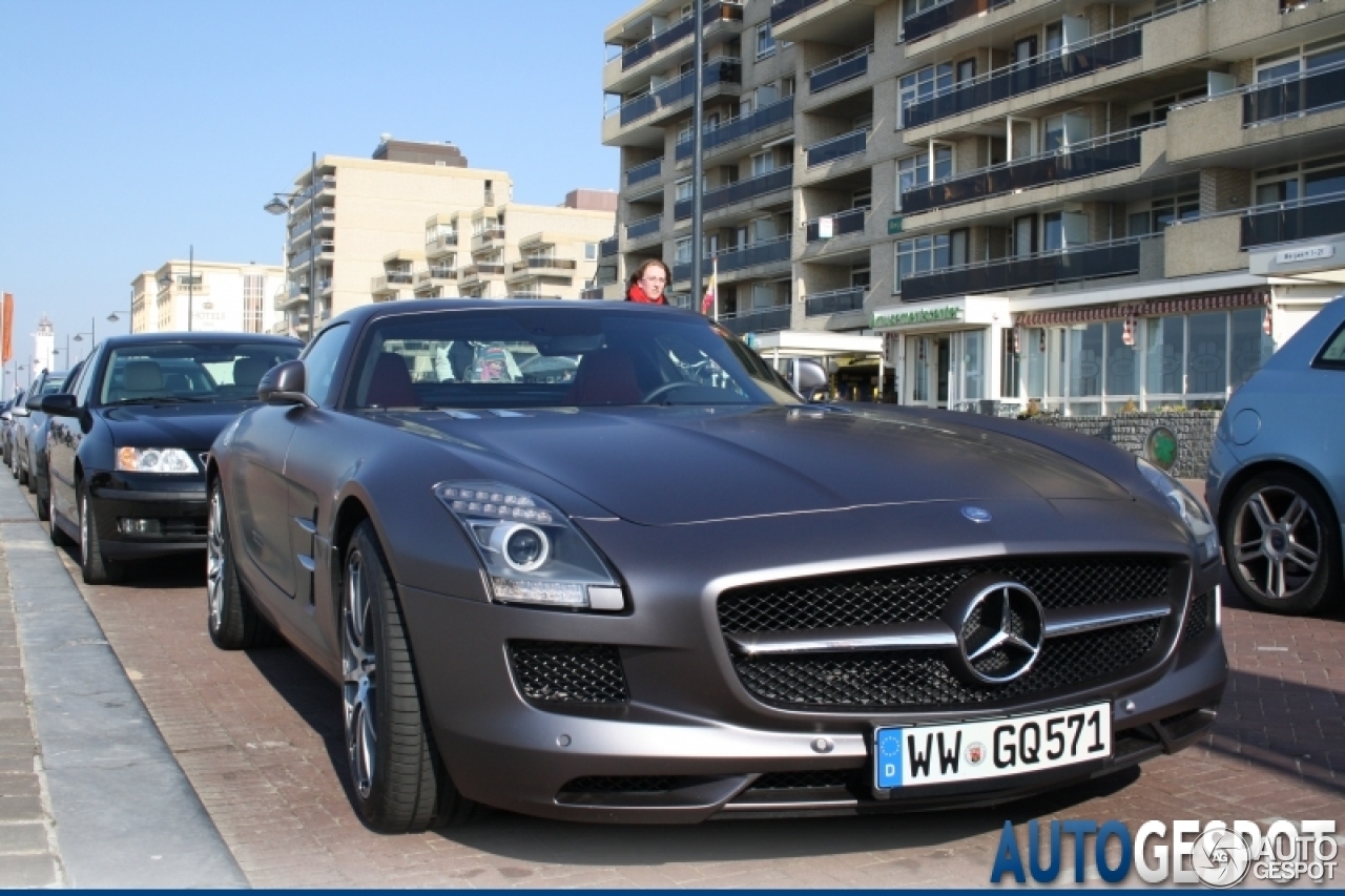 Mercedes-Benz SLS AMG