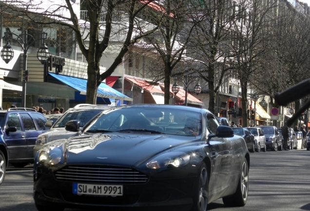 Aston Martin DB9