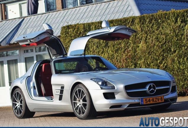 Mercedes-Benz SLS AMG