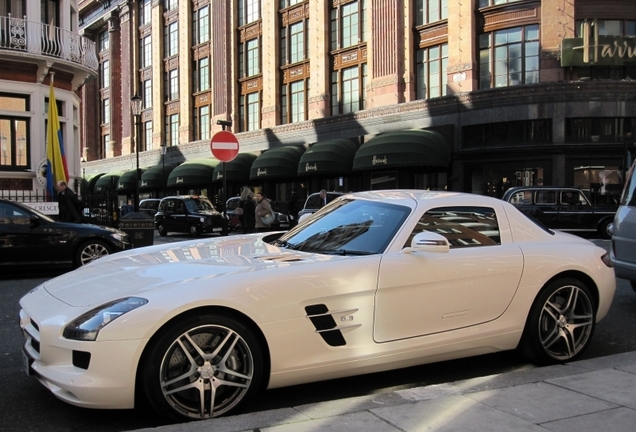 Mercedes-Benz SLS AMG