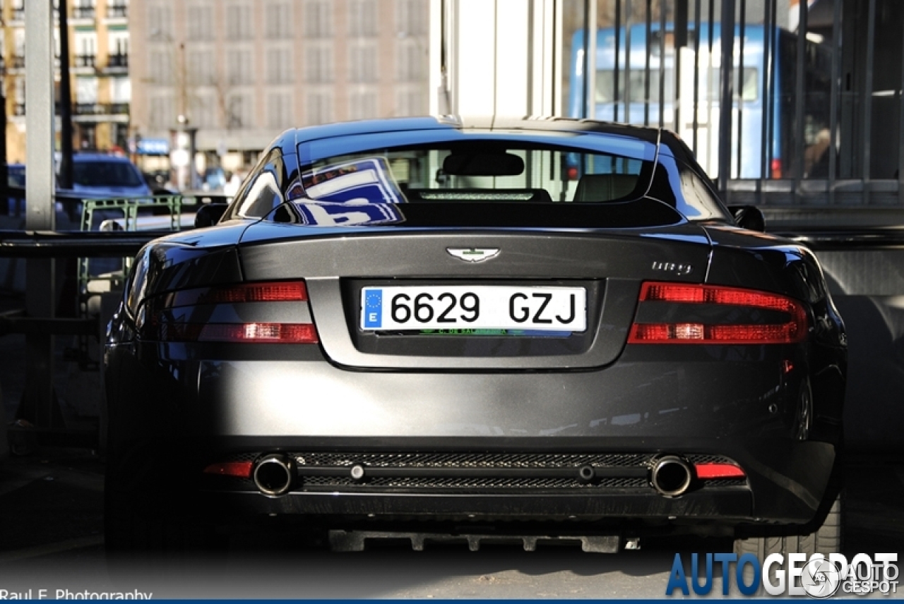 Aston Martin DB9