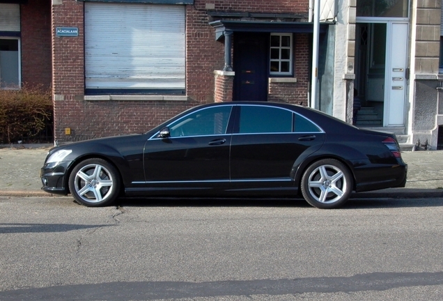 Mercedes-Benz S 65 AMG V221