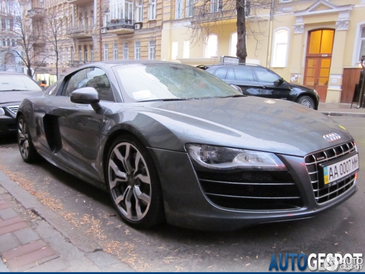 Audi R8 V10