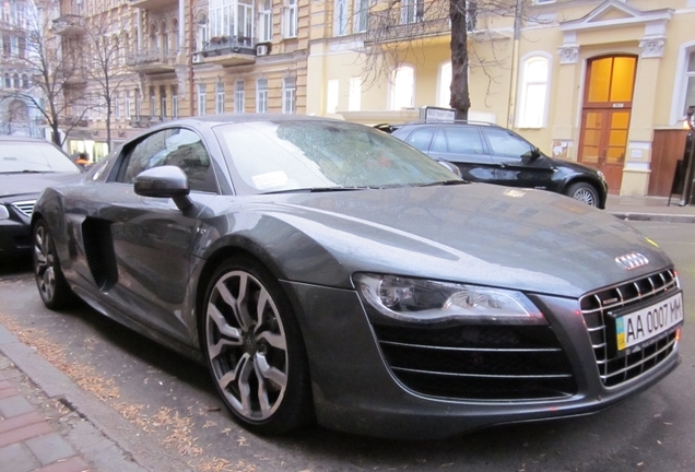 Audi R8 V10