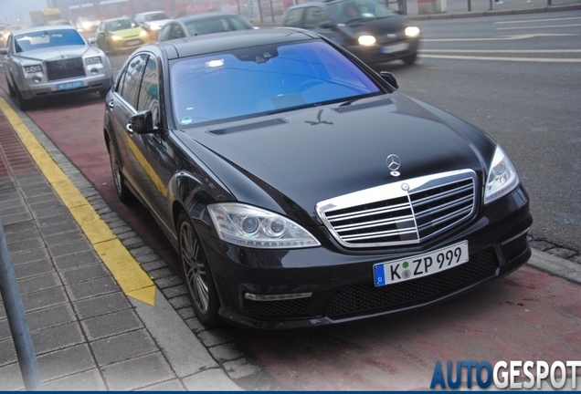 Mercedes-Benz S 65 AMG V221 2010