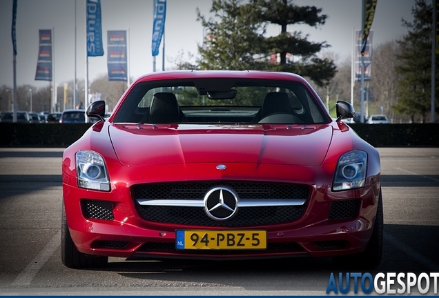 Mercedes-Benz SLS AMG