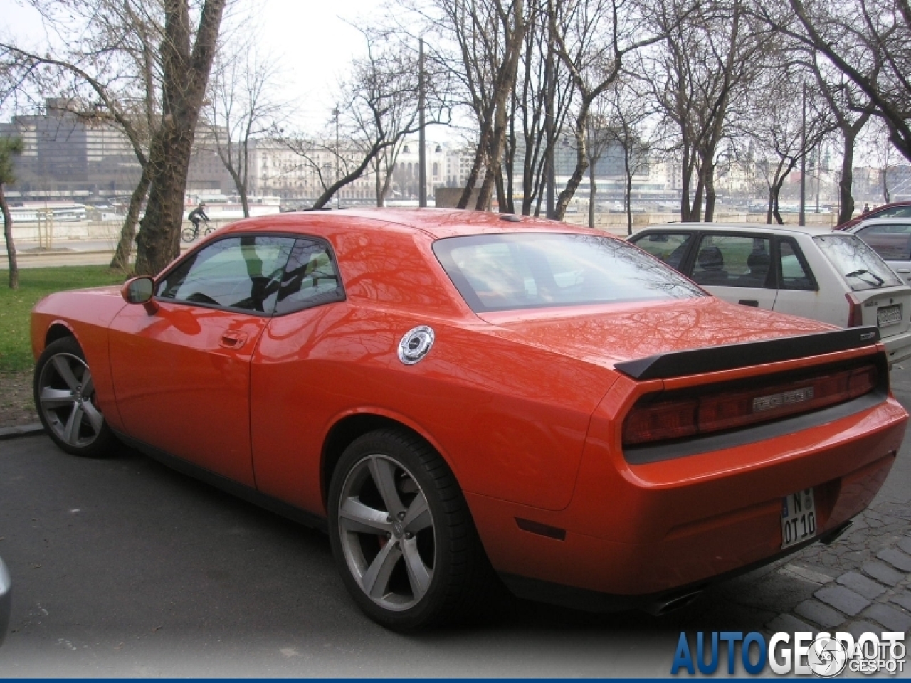 Dodge Challenger SRT-8