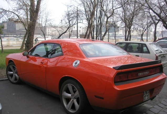 Dodge Challenger SRT-8