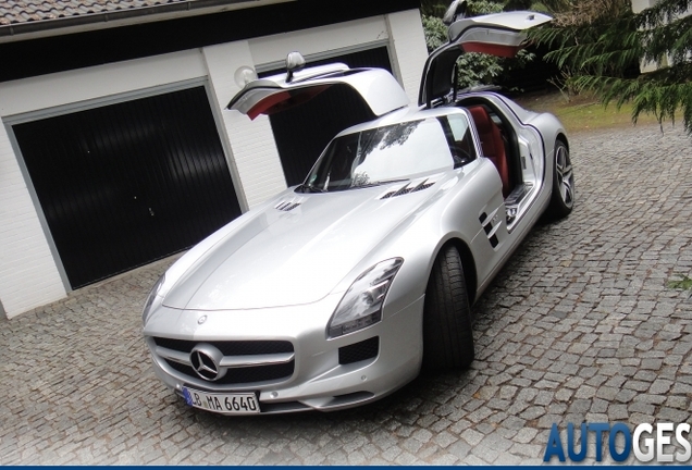 Mercedes-Benz SLS AMG