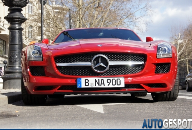 Mercedes-Benz SLS AMG