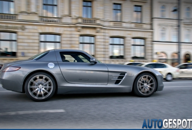 Mercedes-Benz SLS AMG