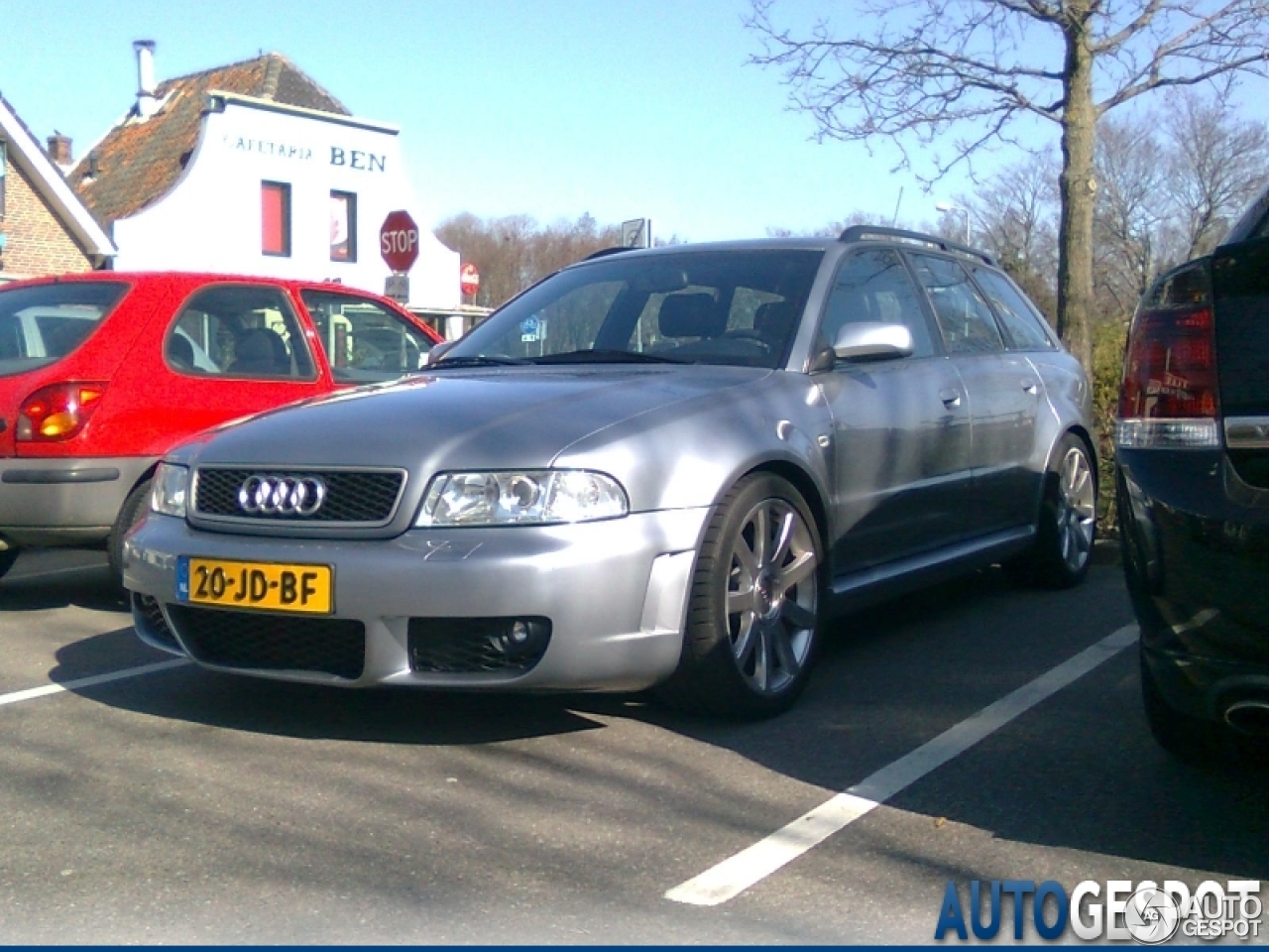 Audi RS4 Avant B5