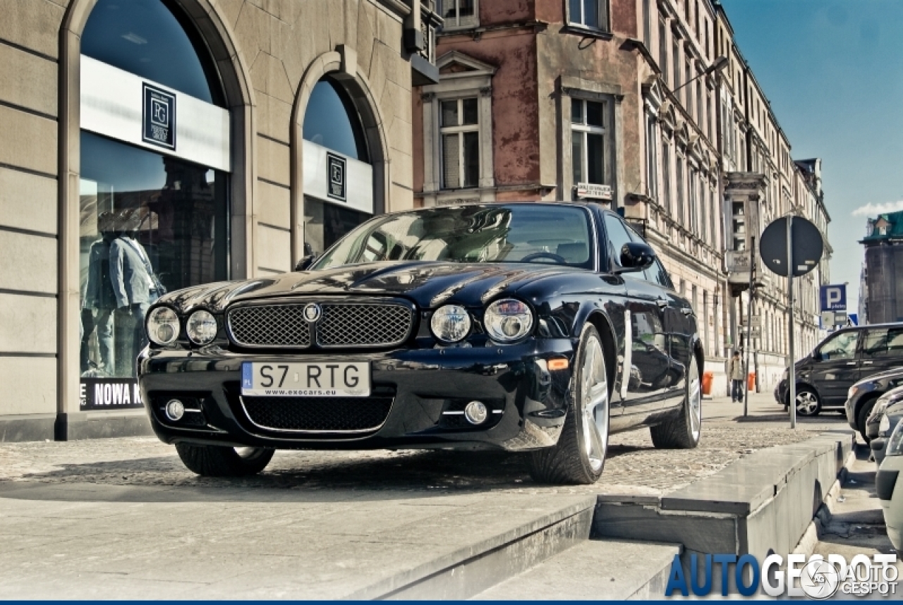 Jaguar XJR Portfolio