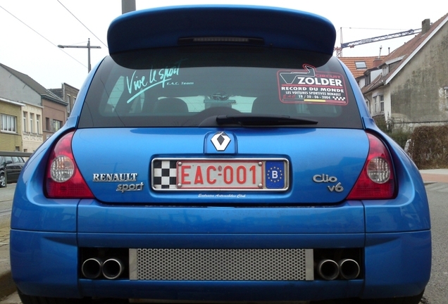 Renault Clio V6