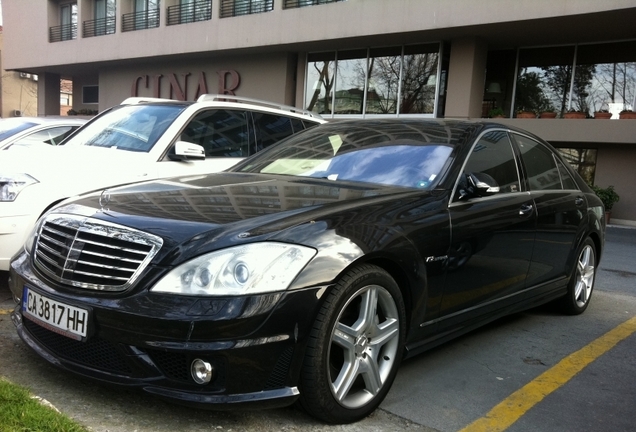 Mercedes-Benz S 65 AMG V221