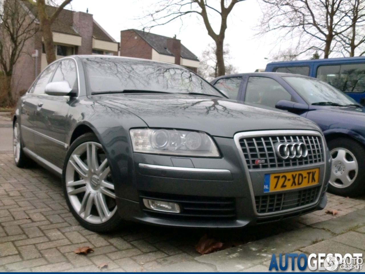 Audi S8 D3