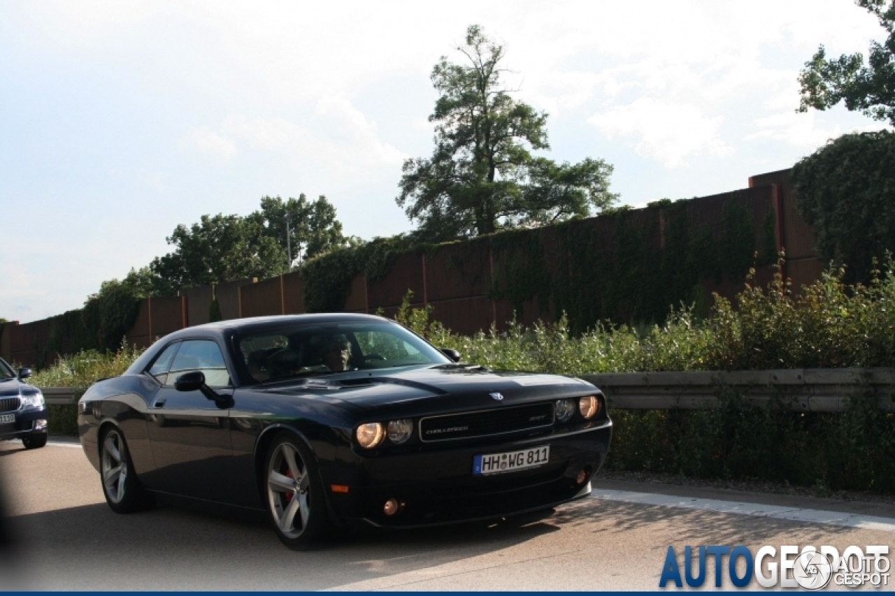 Dodge Challenger SRT-8