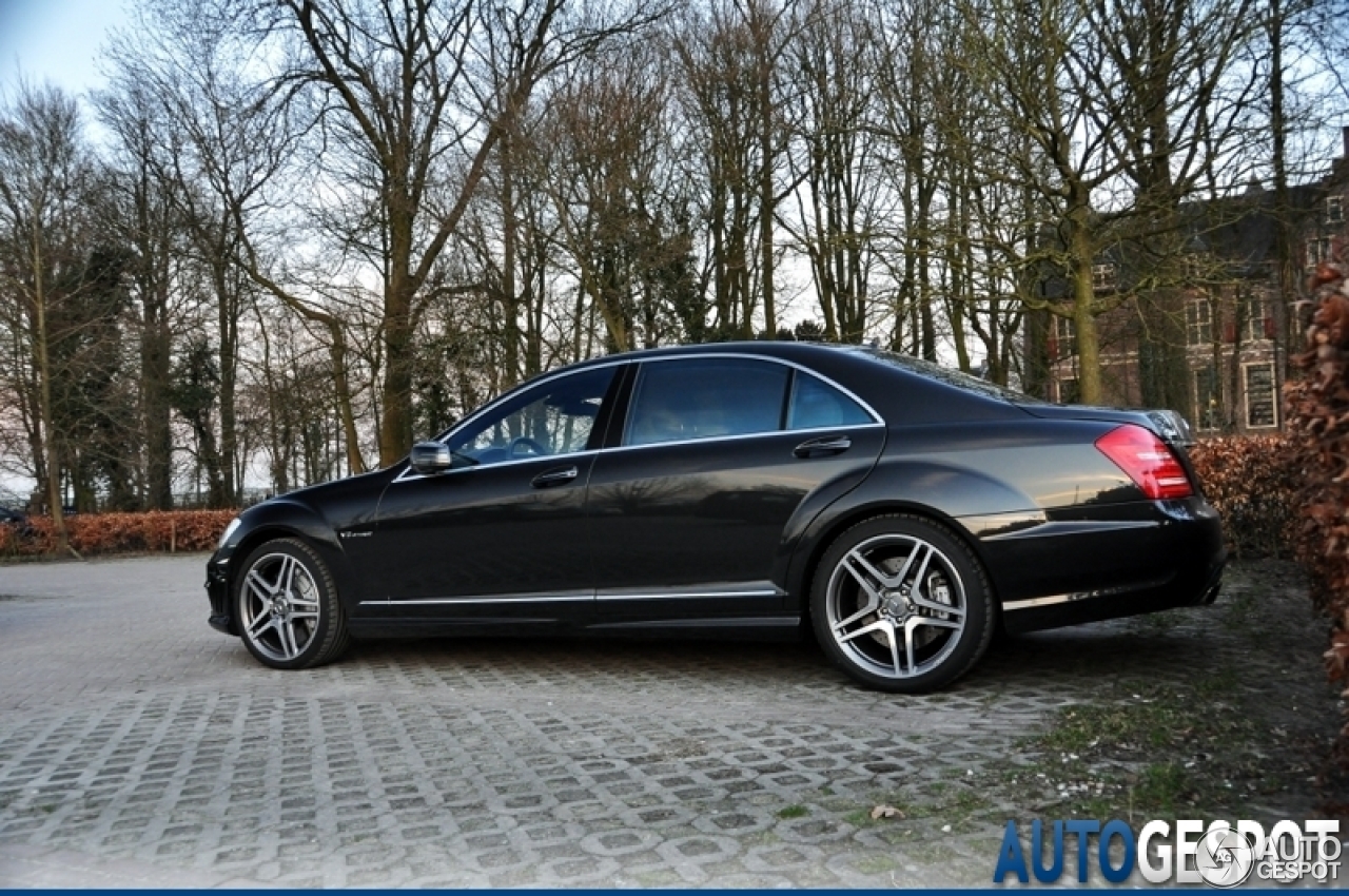 Mercedes-Benz S 63 AMG W221 2011