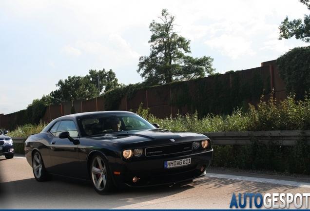 Dodge Challenger SRT-8