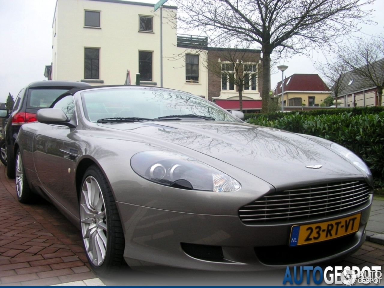 Aston Martin DB9 Volante