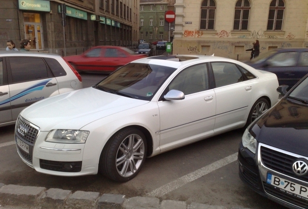 Audi S8 D3