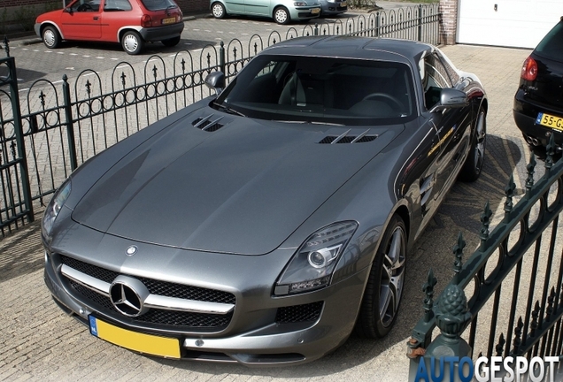 Mercedes-Benz SLS AMG