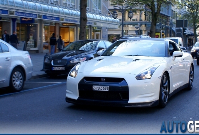 Nissan GT-R