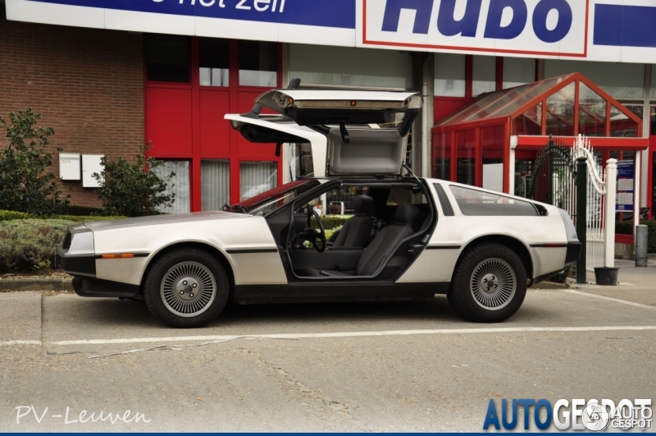 DeLorean DMC-12