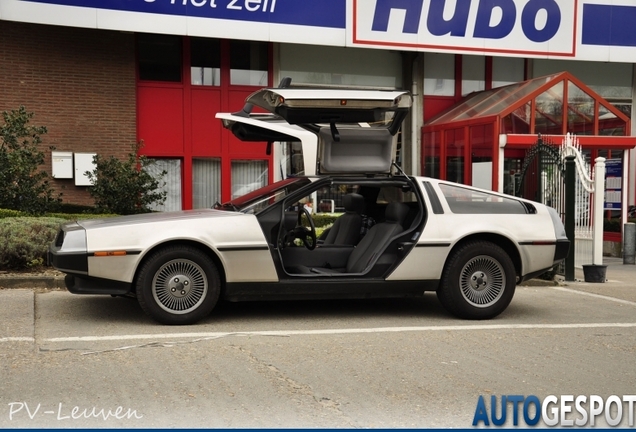 DeLorean DMC-12