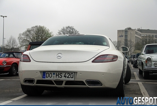 Mercedes-Benz SLS AMG