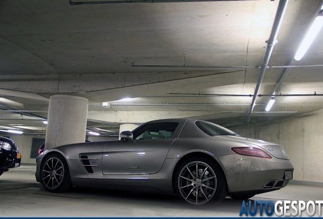 Mercedes-Benz SLS AMG