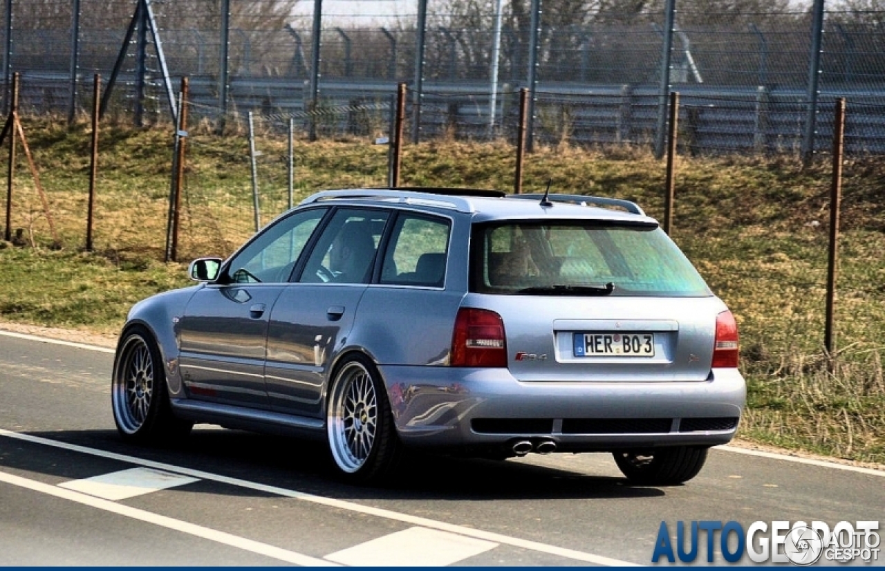 Audi RS4 Avant B5