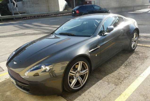 Aston Martin V8 Vantage